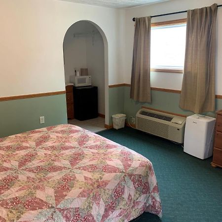 Haven Inn Glen Dale Bagian luar foto