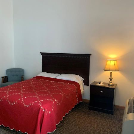 Haven Inn Glen Dale Bagian luar foto